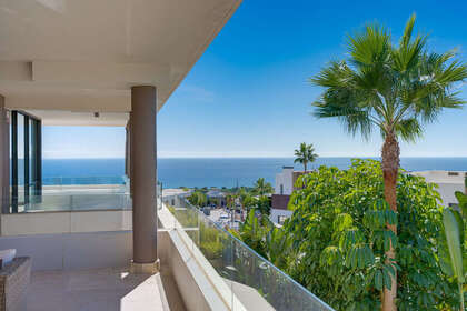 Apartment for sale in Puerto de Cabopino, Marbella, Málaga. 