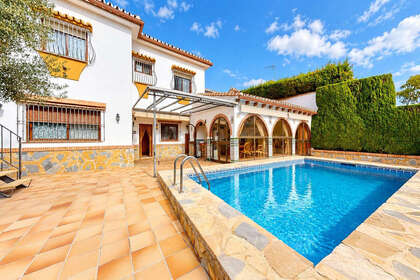 Maison de ville vendre en Benalmádena, Málaga. 