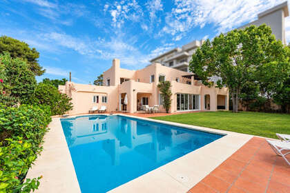 Maison de ville vendre en El Paraiso, Estepona, Málaga. 