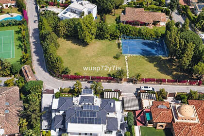 Plot for sale in El Paraiso, Estepona, Málaga. 
