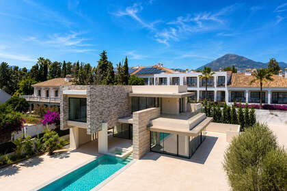Řadový dům na prodej v San Pedro de Alcántara, Marbella, Málaga. 