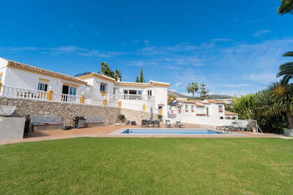 Řadový dům na prodej v Benalmádena, Málaga. 