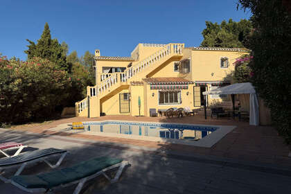 Řadový dům na prodej v Mijas, Málaga. 