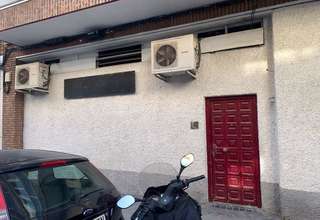 Commercial premise for sale in Puente de Vallecas, Madrid. 
