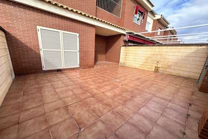 Chalet for sale in Almendralejo, Badajoz. 