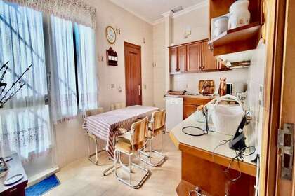 Chalet for sale in Almendralejo, Badajoz. 