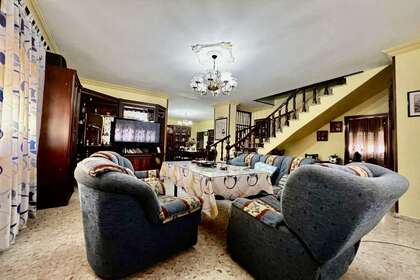 Chalet for sale in Almendralejo, Badajoz. 