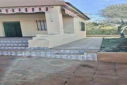Chalet for sale in Almendralejo, Badajoz. 