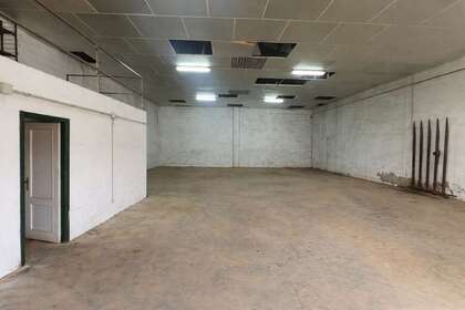 仓库 出售 进入 Almendralejo, Badajoz. 