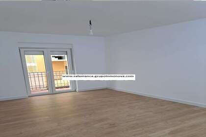 Flat for sale in Los Ovalle, Salamanca. 