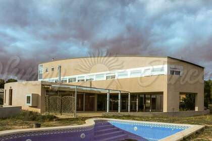 House for sale in Yecla, Murcia. 