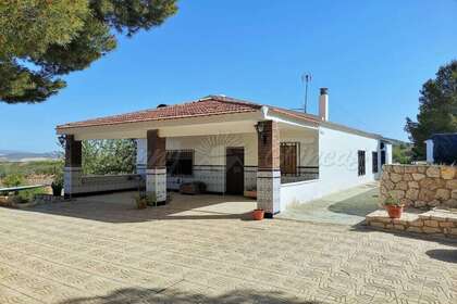 Country house for sale in Yecla, Murcia. 