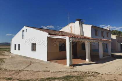 Country house for sale in Yecla, Murcia. 