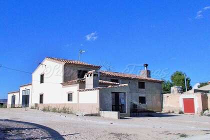House for sale in Yecla, Murcia. 
