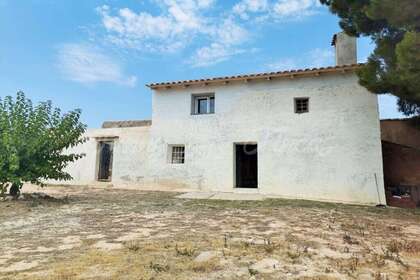 Country house for sale in Yecla, Murcia. 