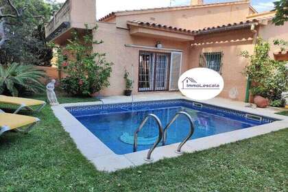 House for sale in Escala, L´, Girona. 