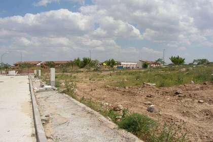 Plot for sale in Navas del Rey, Madrid. 