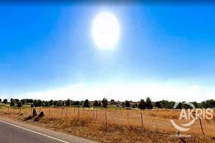 Plot for sale in Layos, Toledo. 