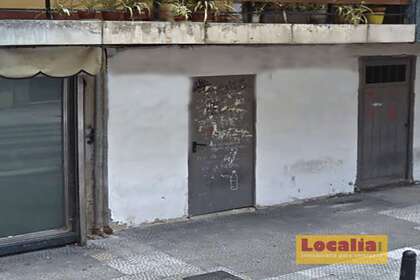 Commercial premise for sale in Santander, Cantabria. 