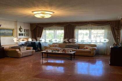 Flat for sale in Córdoba. 