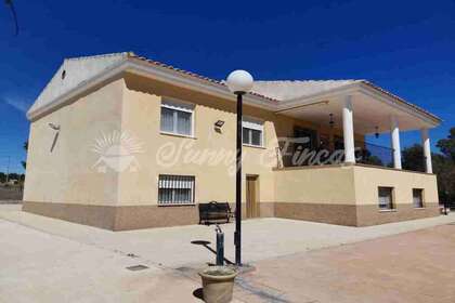 House for sale in Yecla, Murcia. 