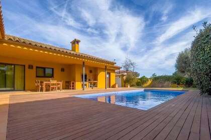 House for sale in Escala, L´, Girona. 