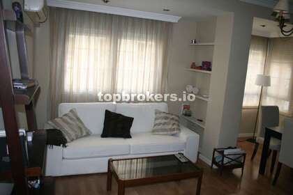 Flat for sale in Granada. 
