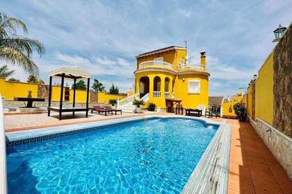 House for sale in Orihuela, Alicante. 