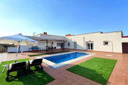 House for sale in Toledo. 