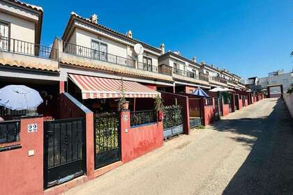 Cluster house for sale in Torrevieja, Alicante. 
