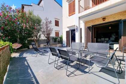Flat for sale in Llançà, Girona. 