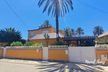 House for sale in Cartagena, Murcia. 