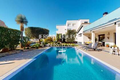 House for sale in Canyelles Almadraba (Roses), Girona. 