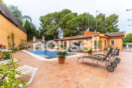 House for sale in Torrevieja, Alicante. 