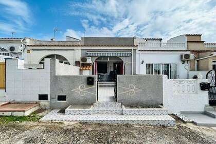 Cluster house for sale in Torrevieja, Alicante. 