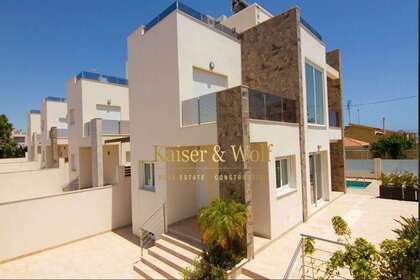 House for sale in Torrevieja, Alicante. 