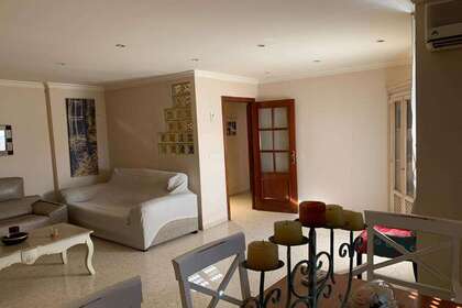 Flat for sale in Granada. 