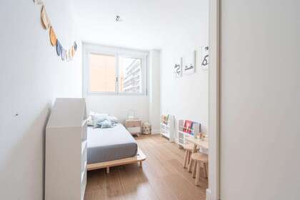 Flat for sale in Barcelona. 
