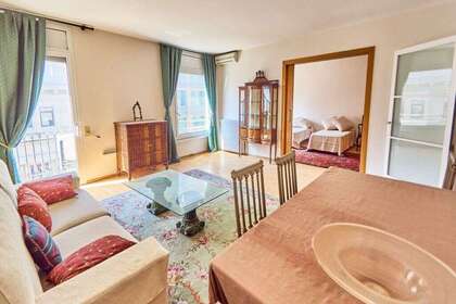 Flat for sale in Barcelona. 