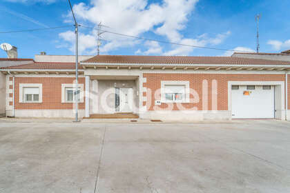 House for sale in Villaverde de Íscar, Segovia. 