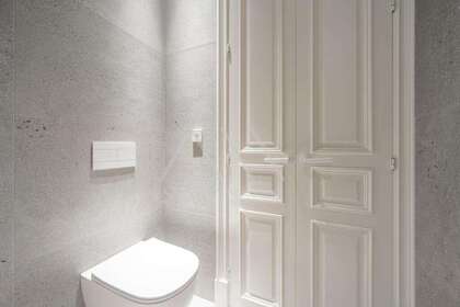 Flat for sale in Barcelona. 