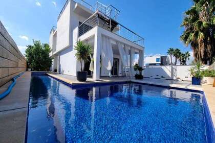 House for sale in Alicante/Alacant. 