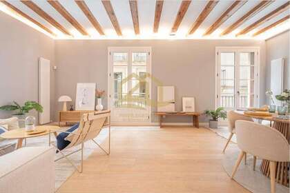 Flat for sale in Barcelona. 