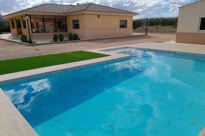House for sale in Yecla, Murcia. 