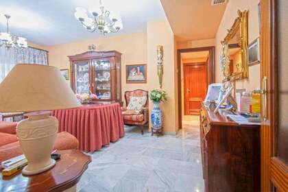 Flat for sale in Sevilla. 