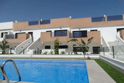 Maison de ville vendre en Pilar de la Horadada, Alicante. 