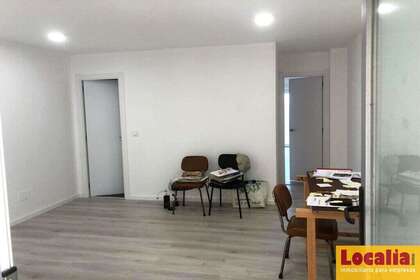 Locale commerciale vendre en Viernoles, Torrelavega, Cantabria. 