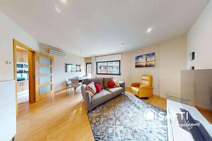 Duplex/todelt hus til salg i Gironella, Barcelona. 