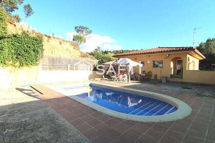 Domy na prodej v Malgrat de Mar, Barcelona. 