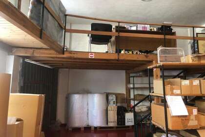 Locale commerciale vendre en Torrelavega, Cantabria. 